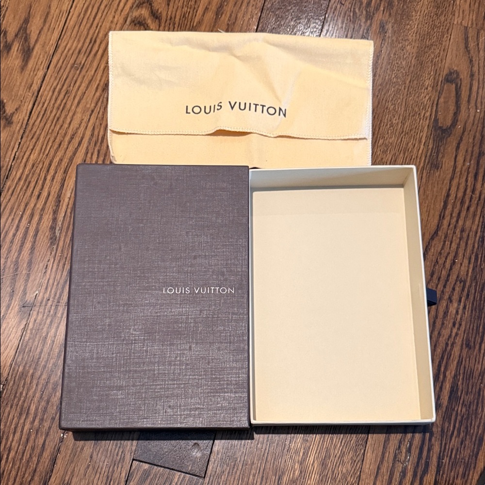 Louis Vuitton Brown Box with Cream Interior